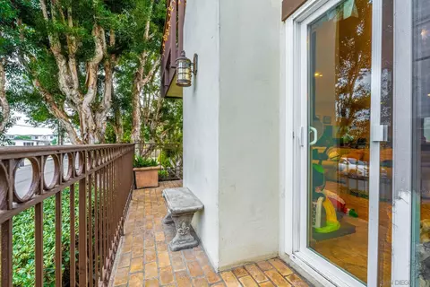 Exterior - 175 Maple Ave #4, Carlsbad, CA 92008 photo 5 of 14