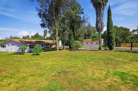 Exterior - 646 Barsby St, Vista, CA 92084 photo 3 of 7