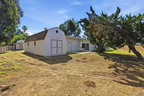 Exterior - 646 Barsby St, Vista, CA 92084 photo 7 of 7