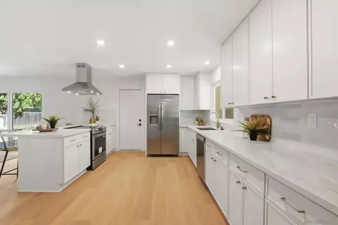 Kitchen - 646 Barsby St, Vista, CA 92084 photo 2 of 8