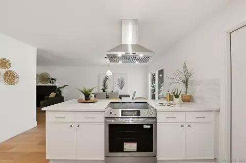Kitchen - 646 Barsby St, Vista, CA 92084 photo 5 of 8