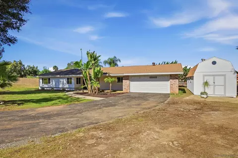 Exterior - 646 Barsby St, Vista, CA 92084 photo 2 of 7