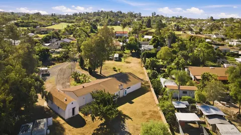 View/Area - 646 Barsby St, Vista, CA 92084 photo 4 of 5