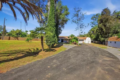 Exterior - 646 Barsby St, Vista, CA 92084 photo 4 of 7