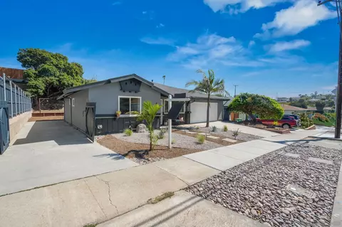 Exterior - 168 Carey Rd, Oceanside, CA 92054 photo 3 of 10