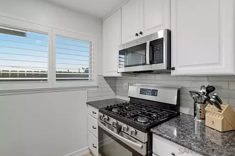 Kitchen - 11038 Larkridge St, Santee, CA 92071 photo 3 of 4