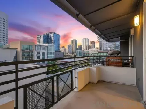 550 Park Blvd #2601, San Diego, CA 92101