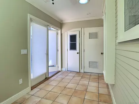 Entry Way - 4193 4th Ave, San Diego, CA 92103 photo 2 of 2
