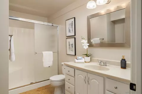 Bath - 16462 Martincoit Rd, Poway, CA 92064 photo 2 of 5