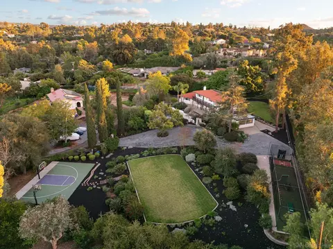 View/Area - 16462 Martincoit Rd, Poway, CA 92064 photo 2 of 3