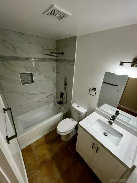 Bath - 655 E Washington Ave #J, El Cajon, CA 92020 photo 1 of 3