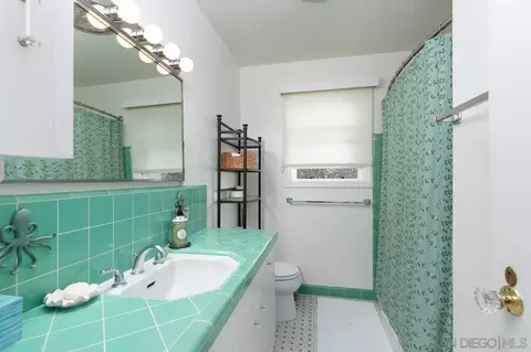 Bath - 951-55 B, Coronado, CA 92118 photo 1 of 3