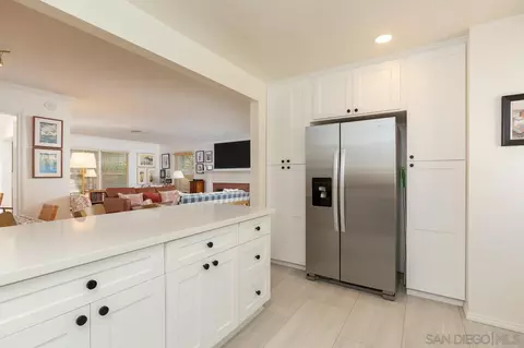 Kitchen - 951-55 B, Coronado, CA 92118 photo 3 of 5