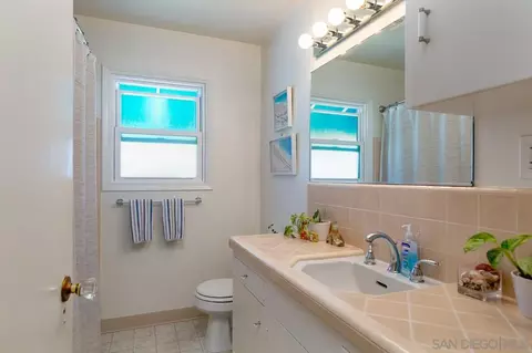 Bath - 951-55 B, Coronado, CA 92118 photo 3 of 3