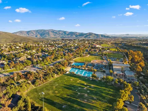View/Area - 732 N Fox Run Pl, Chula Vista, CA 91914 photo 4 of 7