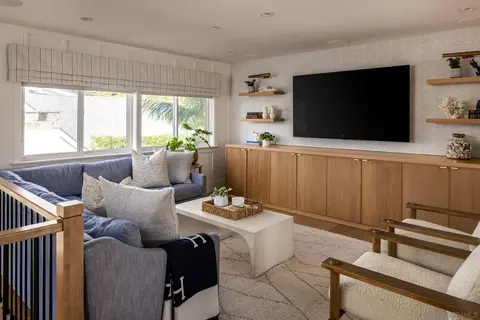 Living - 220 Jacob Ln, Encinitas, CA 92024 photo 3 of 3