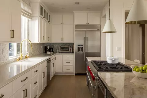 Kitchen - 220 Jacob Ln, Encinitas, CA 92024 photo 2 of 2