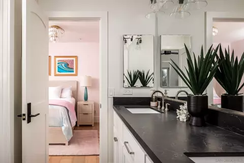Bath - 220 Jacob Ln, Encinitas, CA 92024 photo 2 of 2