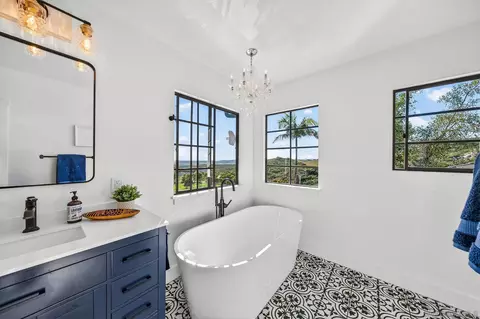 Bath - 5930 Camino Baja Cerro, Fallbrook, CA 92028 photo 4 of 6