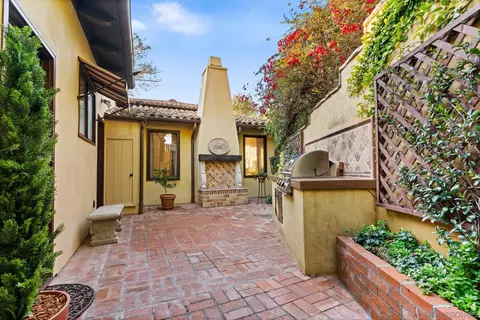Exterior - 2061 Seaview Ave, Del Mar, CA 92014 photo 8 of 9