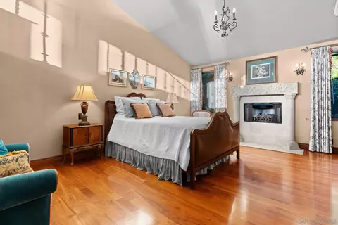 Bedroom - 2061 Seaview Ave, Del Mar, CA 92014 photo 3 of 8