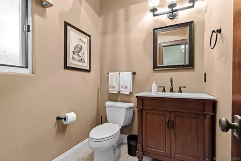 Bath - 2061 Seaview Ave, Del Mar, CA 92014 photo 3 of 3