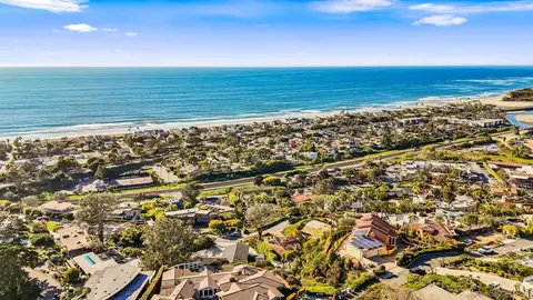 View/Area - 2061 Seaview Ave, Del Mar, CA 92014 photo 5 of 6