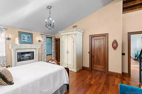 Bedroom - 2061 Seaview Ave, Del Mar, CA 92014 photo 2 of 8