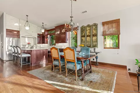 Dining - 2061 Seaview Ave, Del Mar, CA 92014 photo 7 of 8