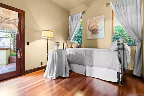 Bedroom - 2061 Seaview Ave, Del Mar, CA 92014 photo 6 of 8