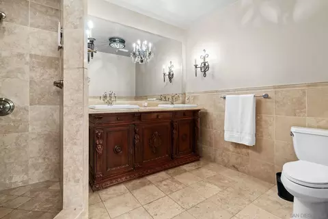 Bath - 2061 Seaview Ave, Del Mar, CA 92014 photo 2 of 3