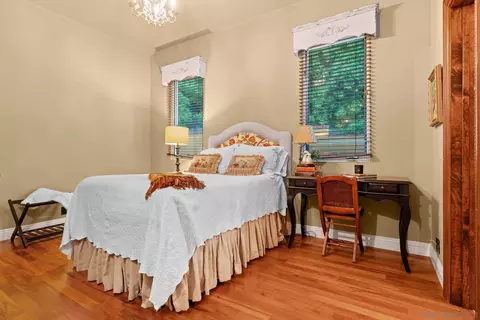 Bedroom - 2061 Seaview Ave, Del Mar, CA 92014 photo 7 of 8