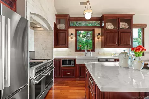 Kitchen - 2061 Seaview Ave, Del Mar, CA 92014 photo 3 of 4