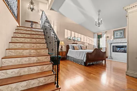 Bedroom - 2061 Seaview Ave, Del Mar, CA 92014 photo 4 of 8