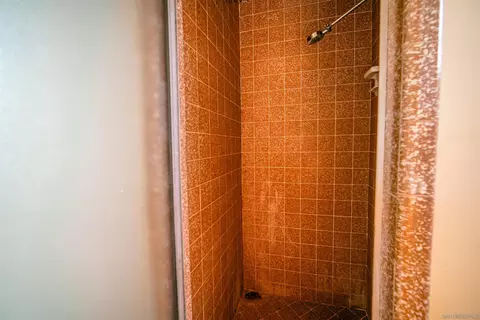 Bath - 2570 Live Oaks Trl, Boulevard, CA 91905 photo 5 of 6
