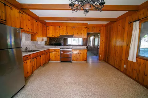 Kitchen - 2570 Live Oaks Trl, Boulevard, CA 91905 photo 4 of 5