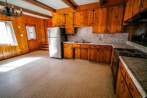 Kitchen - 2570 Live Oaks Trl, Boulevard, CA 91905 photo 5 of 5
