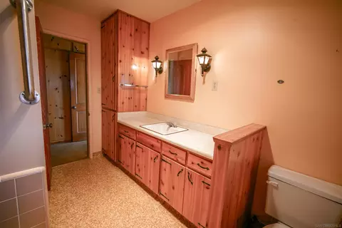 Bath - 2570 Live Oaks Trl, Boulevard, CA 91905 photo 3 of 6