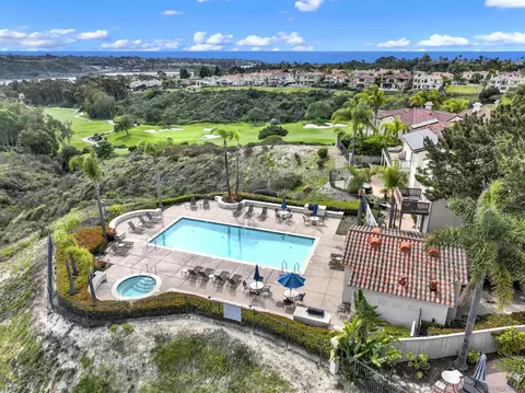 View/Area - 7073 Surfbird Cir, Carlsbad, CA 92011 photo 3 of 6