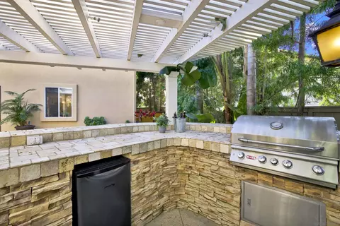 Kitchen - 7073 Surfbird Cir, Carlsbad, CA 92011 photo 3 of 9