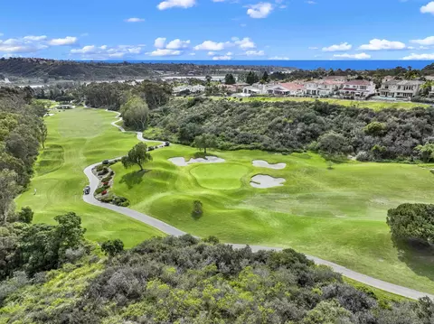 View/Area - 7073 Surfbird Cir, Carlsbad, CA 92011 photo 2 of 6