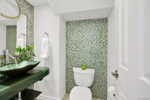 Bath - 7073 Surfbird Cir, Carlsbad, CA 92011 photo 6 of 7