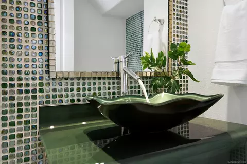 Bath - 7073 Surfbird Cir, Carlsbad, CA 92011 photo 7 of 7