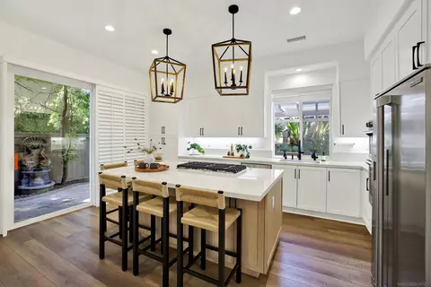 Kitchen - 7073 Surfbird Cir, Carlsbad, CA 92011 photo 6 of 9