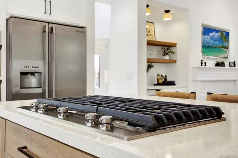 Kitchen - 7073 Surfbird Cir, Carlsbad, CA 92011 photo 9 of 9