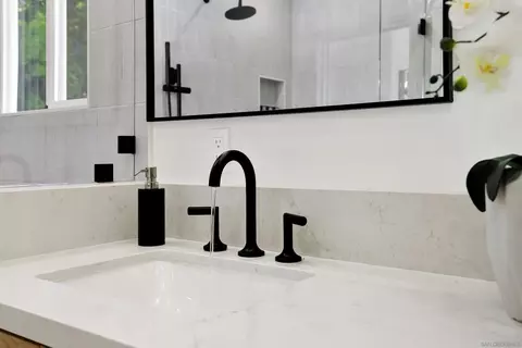 Bath - 7073 Surfbird Cir, Carlsbad, CA 92011 photo 4 of 7