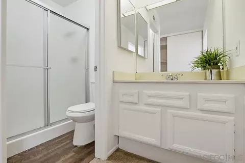 Bath - 321 Skyridge Ln, Escondido, CA 92026 photo 3 of 3