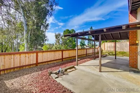 Exterior - 321 Skyridge Ln, Escondido, CA 92026 photo 3 of 8