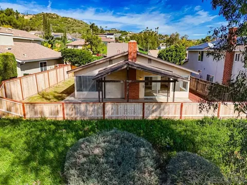 Exterior - 321 Skyridge Ln, Escondido, CA 92026 photo 7 of 8