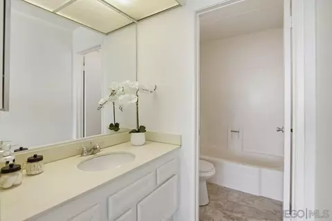 Bath - 321 Skyridge Ln, Escondido, CA 92026 photo 1 of 3